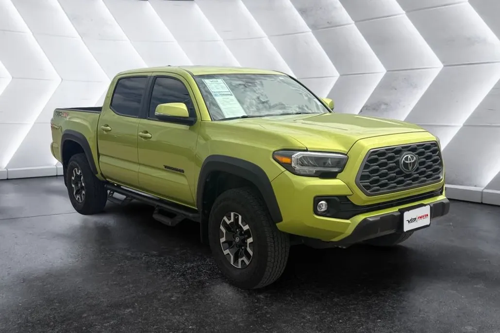 2023 Toyota Tacoma TRD Off-Road photo 1