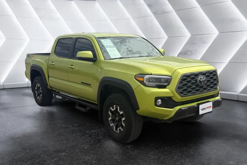 2023 Toyota Tacoma TRD Off-Road photo 1