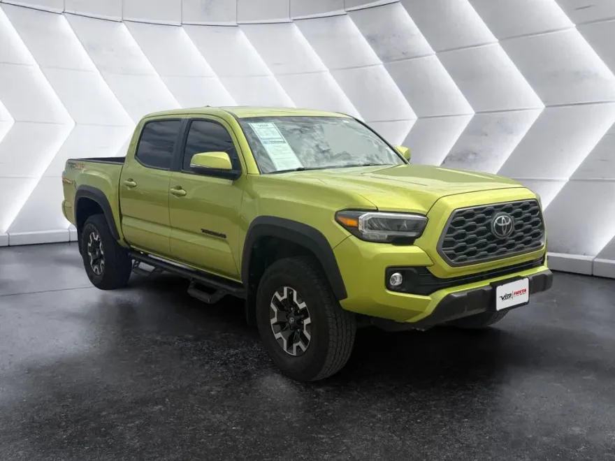 2023 Toyota Tacoma TRD Off-Road photo 1