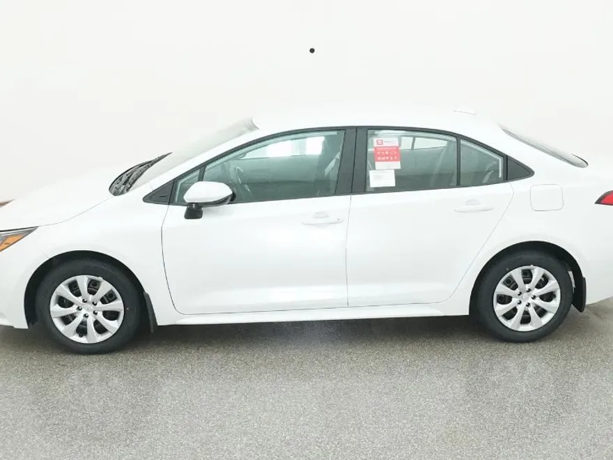 2026 Toyota Corolla LE photo 1