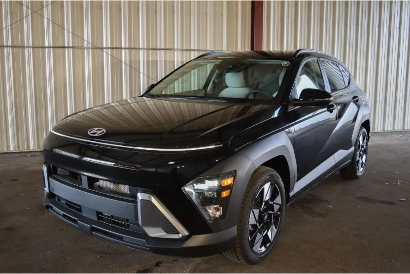 2025 Hyundai Kona SEL photo 1