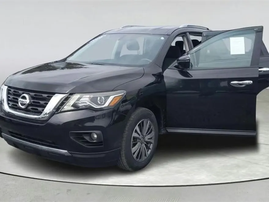 2020 Nissan Pathfinder SV photo 1