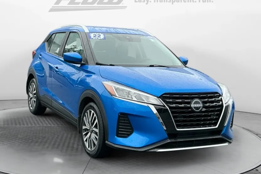 2022 Nissan Kicks SV photo 1