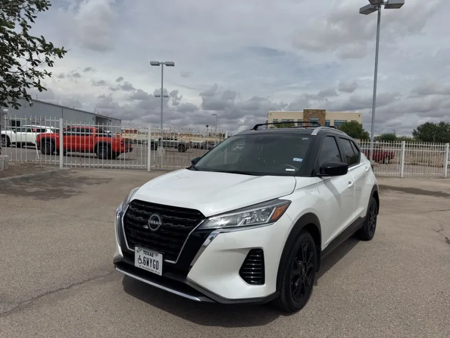 2024 Nissan Kicks SV photo 1