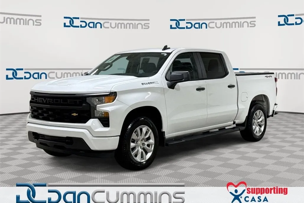 2023 Chevrolet Silverado 1500 Custom photo 1