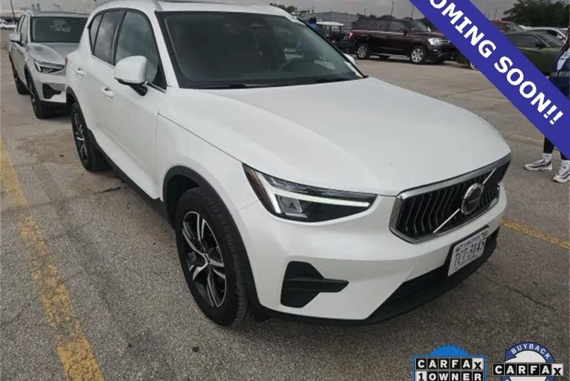 2025 Volvo XC40 Core photo 1