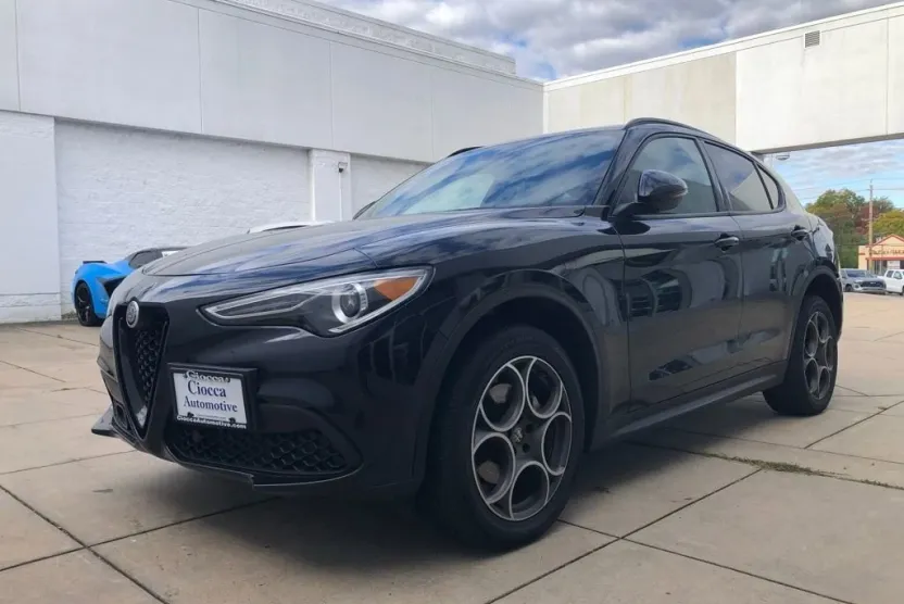 2022 Alfa Romeo Stelvio Sprint photo 1