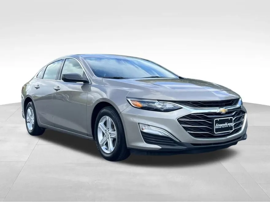 2023 Chevrolet Malibu LS photo 1