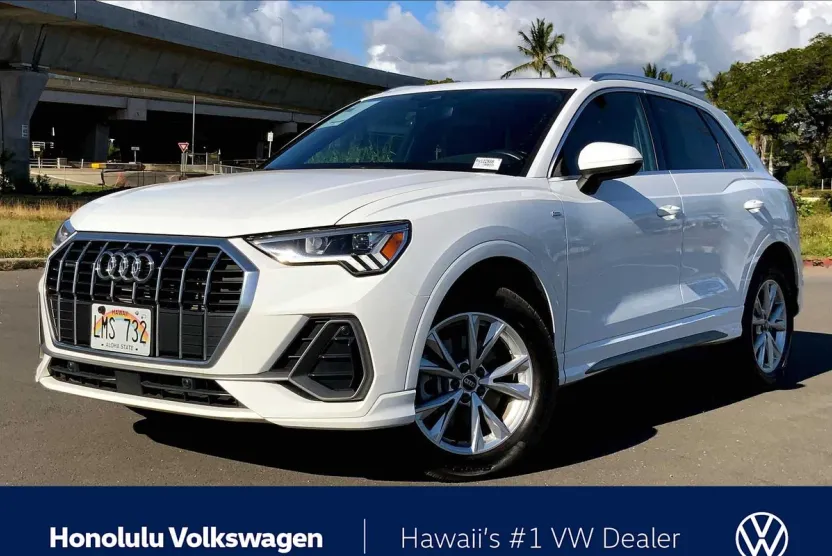 2023 Audi Q3 45 TFSI S line Premium photo 1