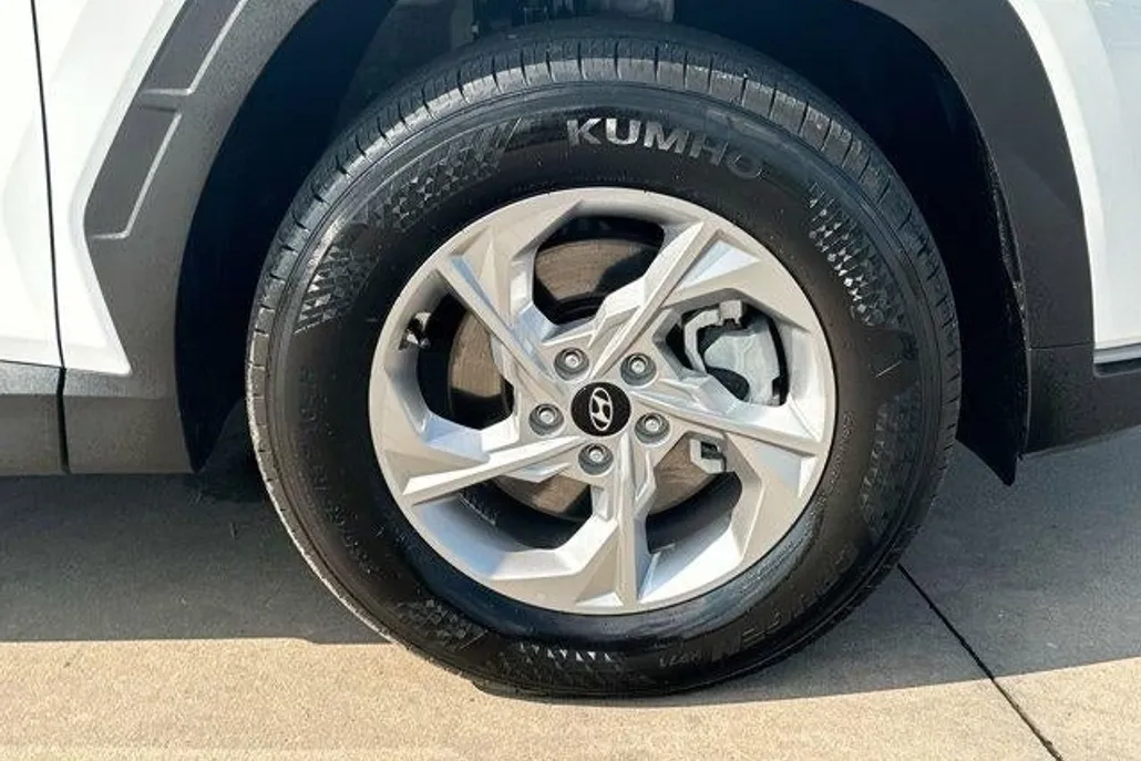 2024 Hyundai Tucson SEL photo 1