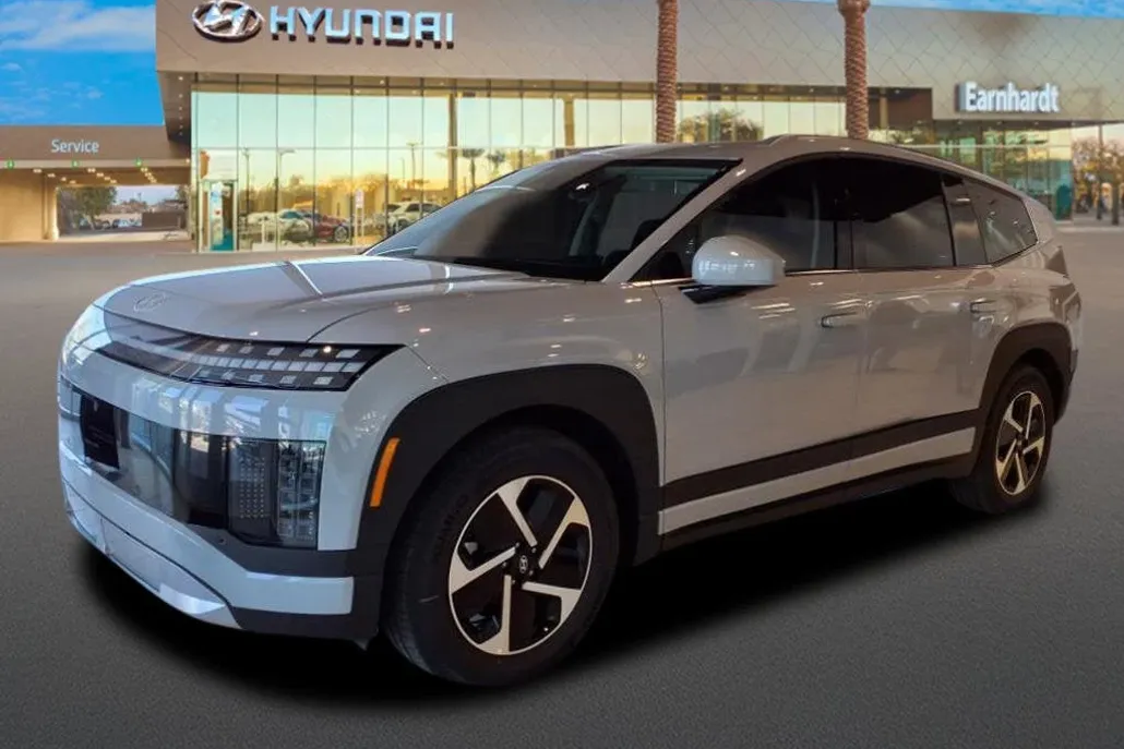 2026 Hyundai Ioniq SE photo 1