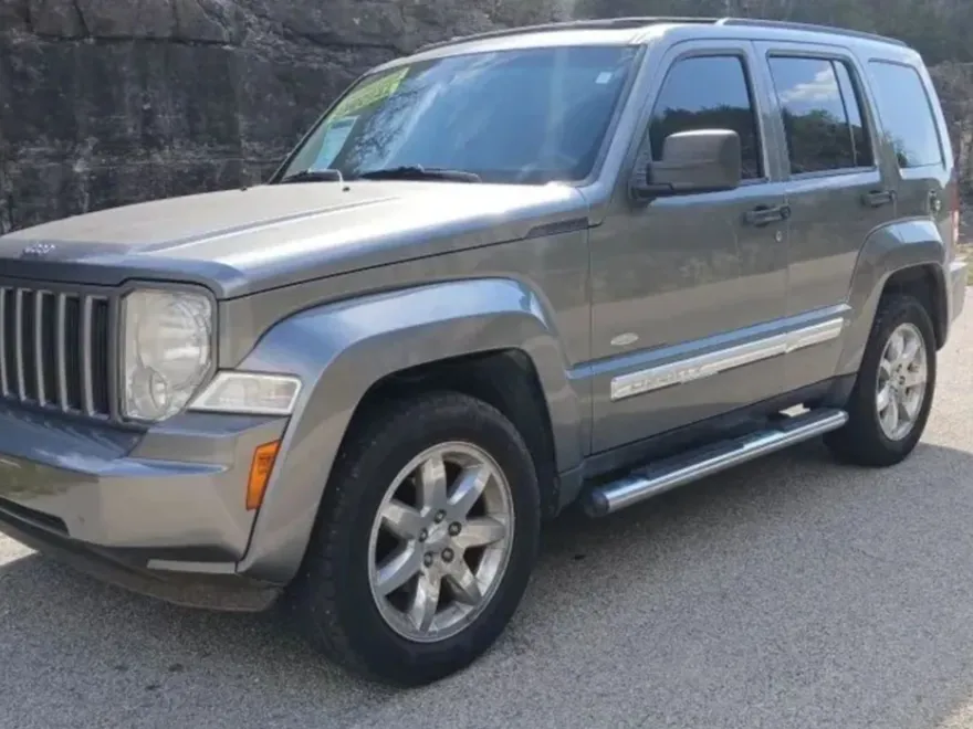 2012 Jeep Liberty Sport photo 1