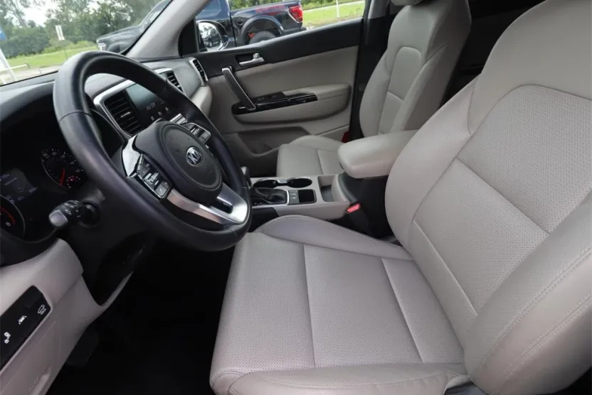 2021 Kia Sportage EX photo 1