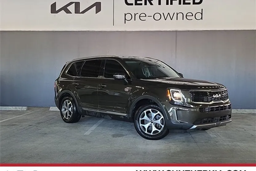 2022 Kia Telluride EX photo 1