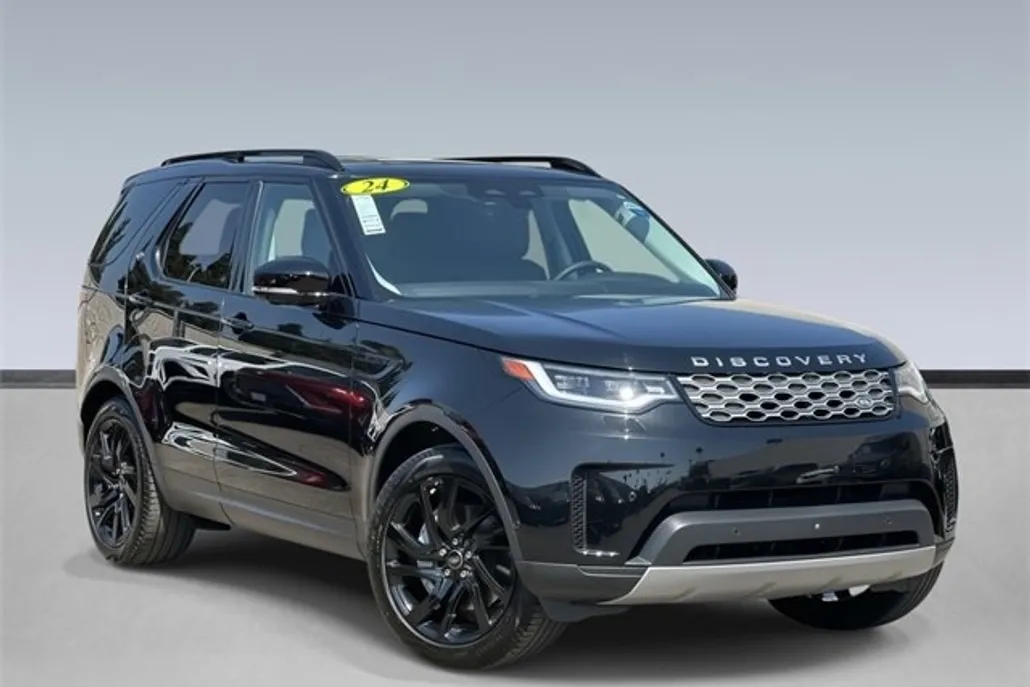 2024 Land Rover Discovery P300 S photo 1