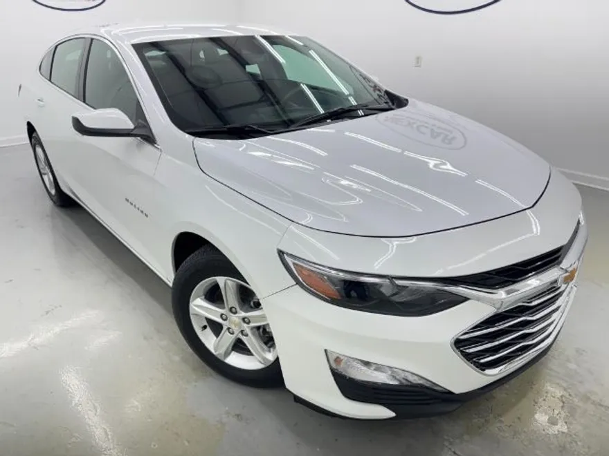 2024 Chevrolet Malibu 1LT photo 1