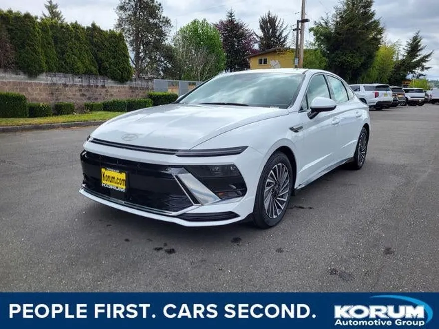 2025 Hyundai Sonata SEL photo 1