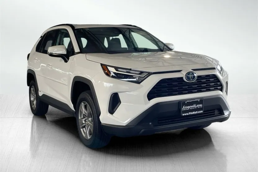 2024 Toyota RAV4 Hybrid LE photo 1