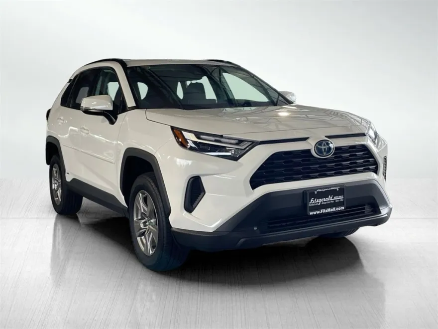 2024 Toyota RAV4 Hybrid LE photo 1