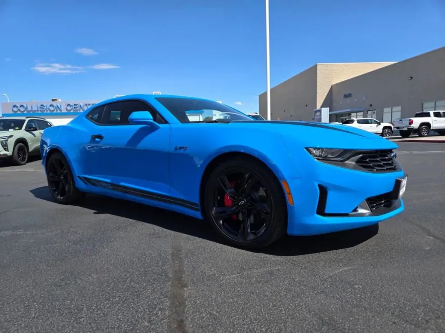 2022 Chevrolet Camaro LT1 photo 1