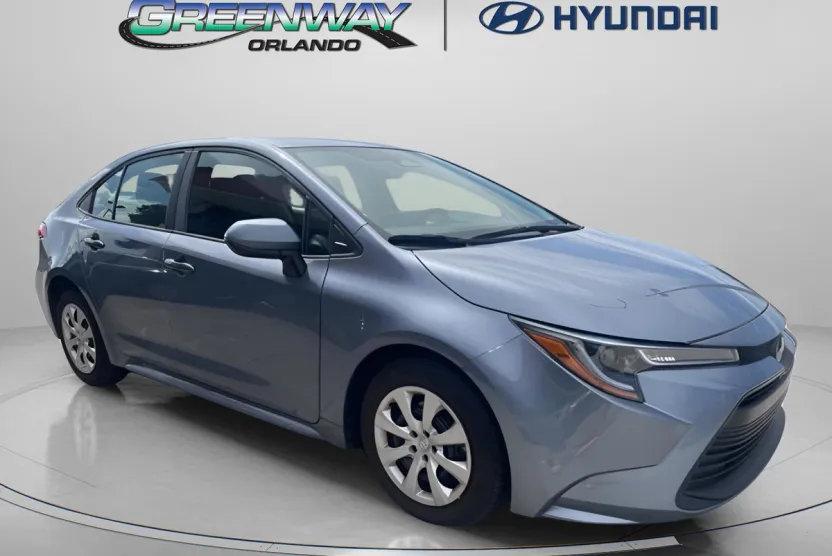 2024 Toyota Corolla LE photo 1