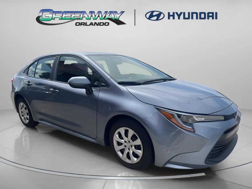 2024 Toyota Corolla LE photo 1