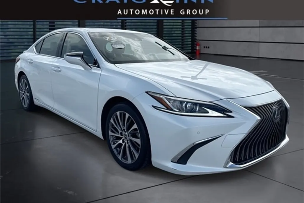 2019 Lexus ES 300h Premium photo 1