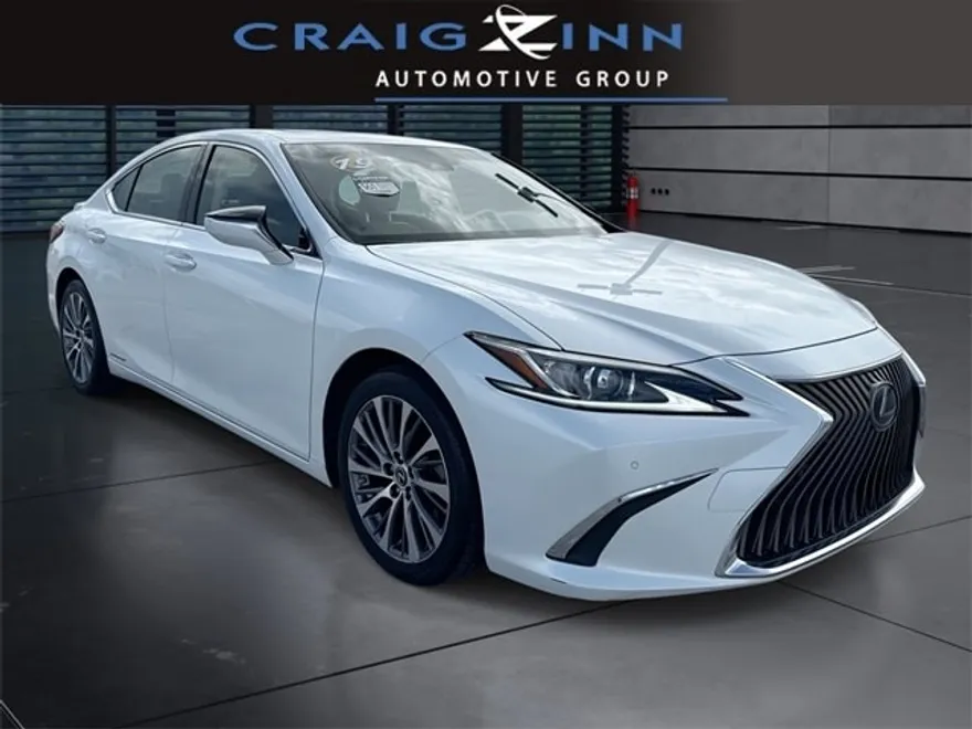 2019 Lexus ES 300h Premium photo 1