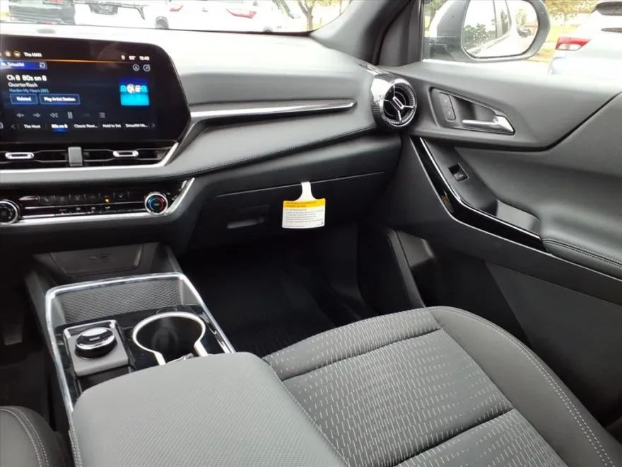 2026 Chevrolet Equinox LT photo 1