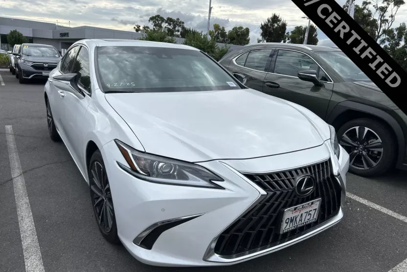 2024 Lexus ES 300h Premium photo 1