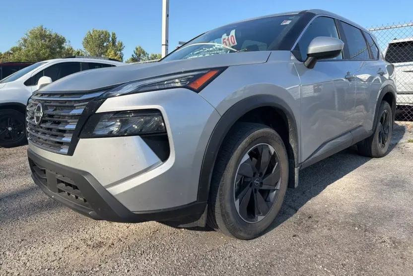 2024 Nissan Rogue SV photo 1