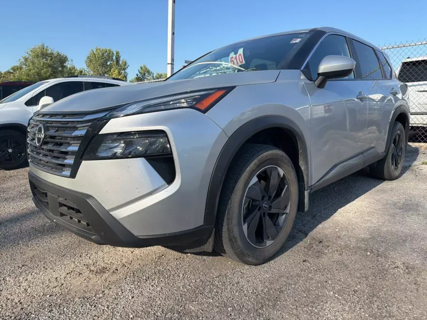 2024 Nissan Rogue SV photo 1