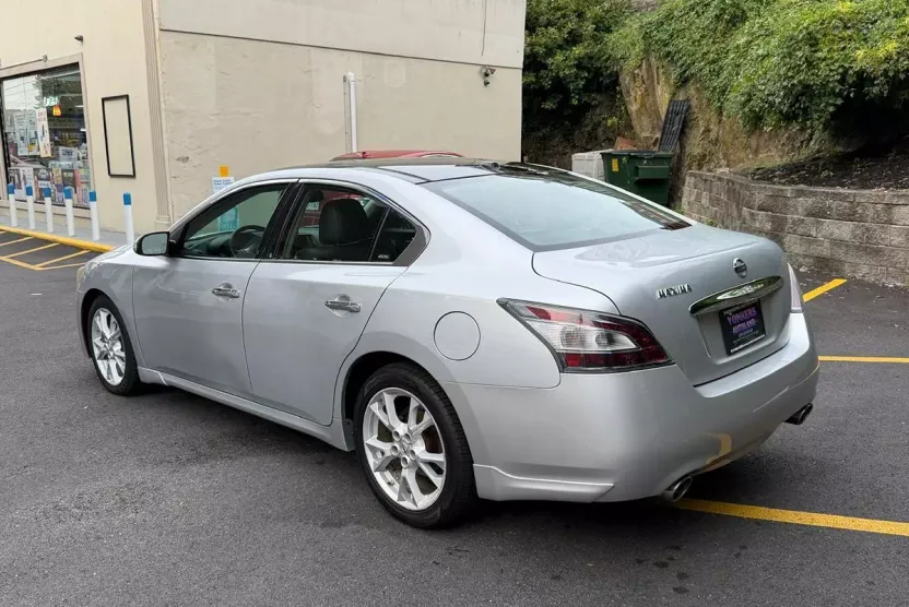 2012 Nissan Maxima SV Premium photo 1