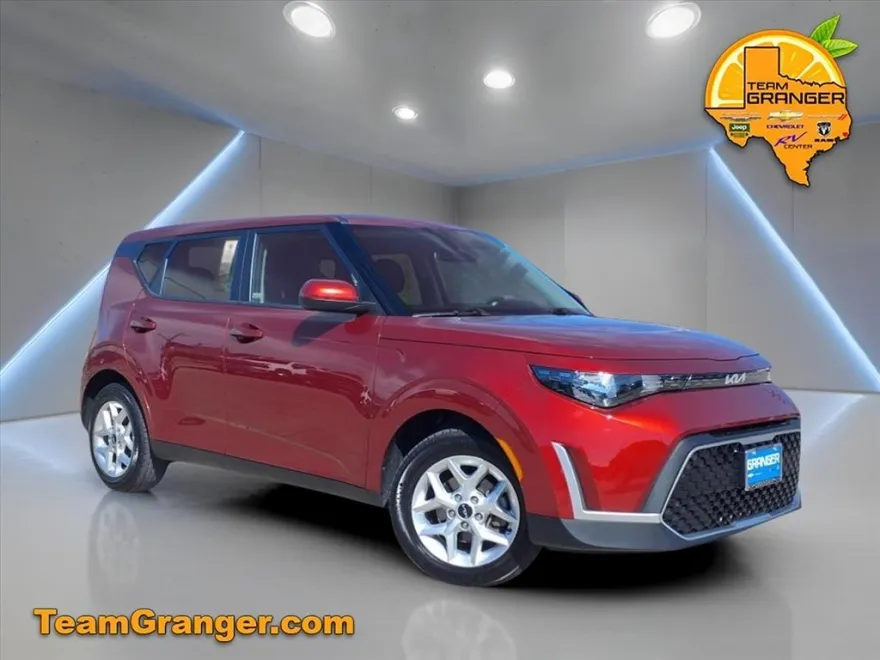 2023 Kia Soul LX photo 1