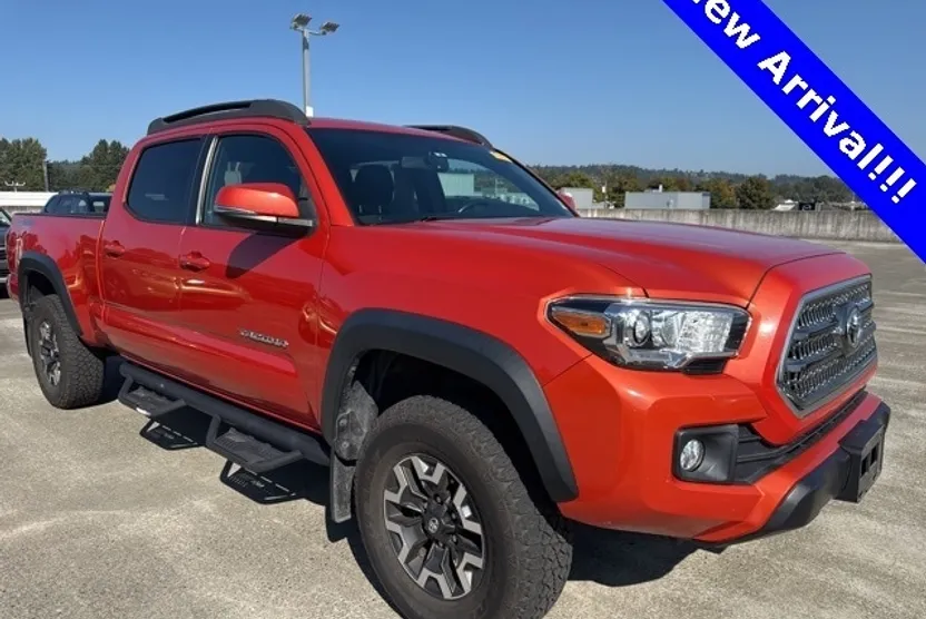 2017 Toyota Tacoma TRD Off-Road photo 1