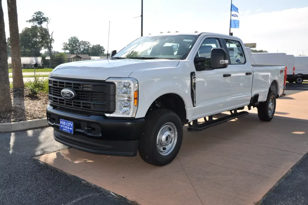 2025 Ford F-250 photo 1