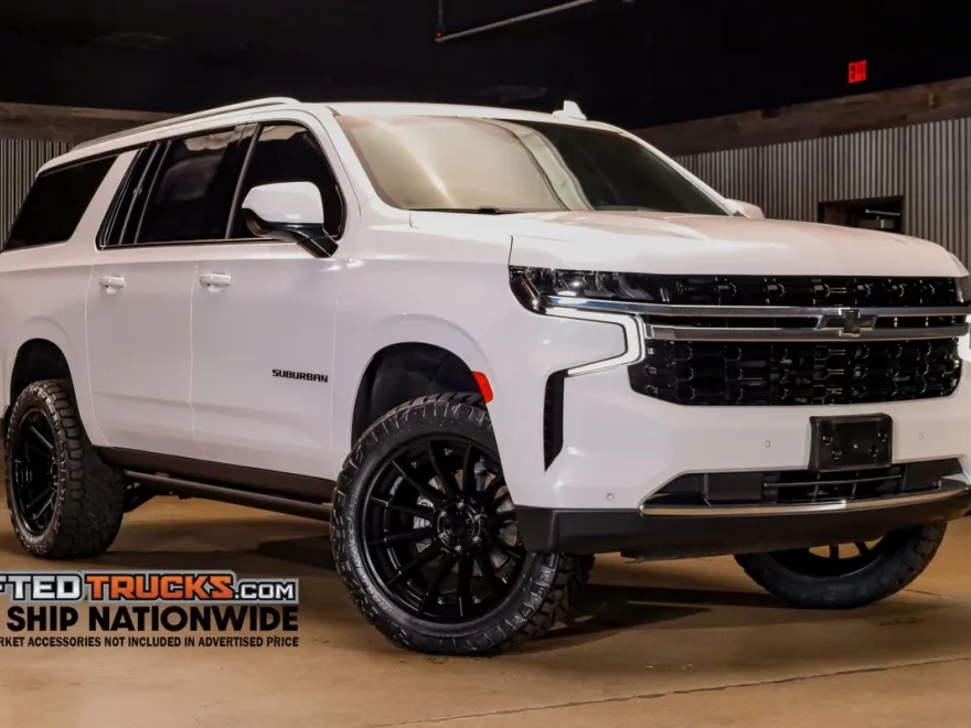 2023 Chevrolet Suburban LS photo 1