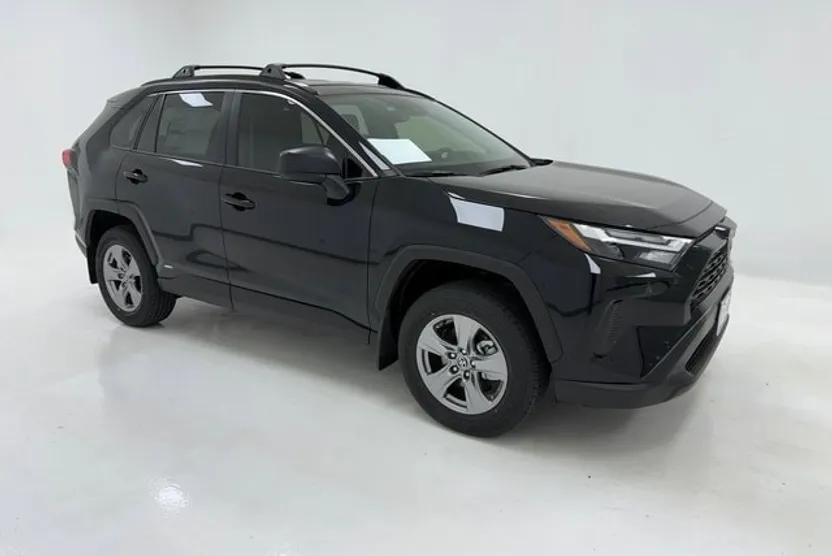 2025 Toyota RAV4 Hybrid LE photo 1