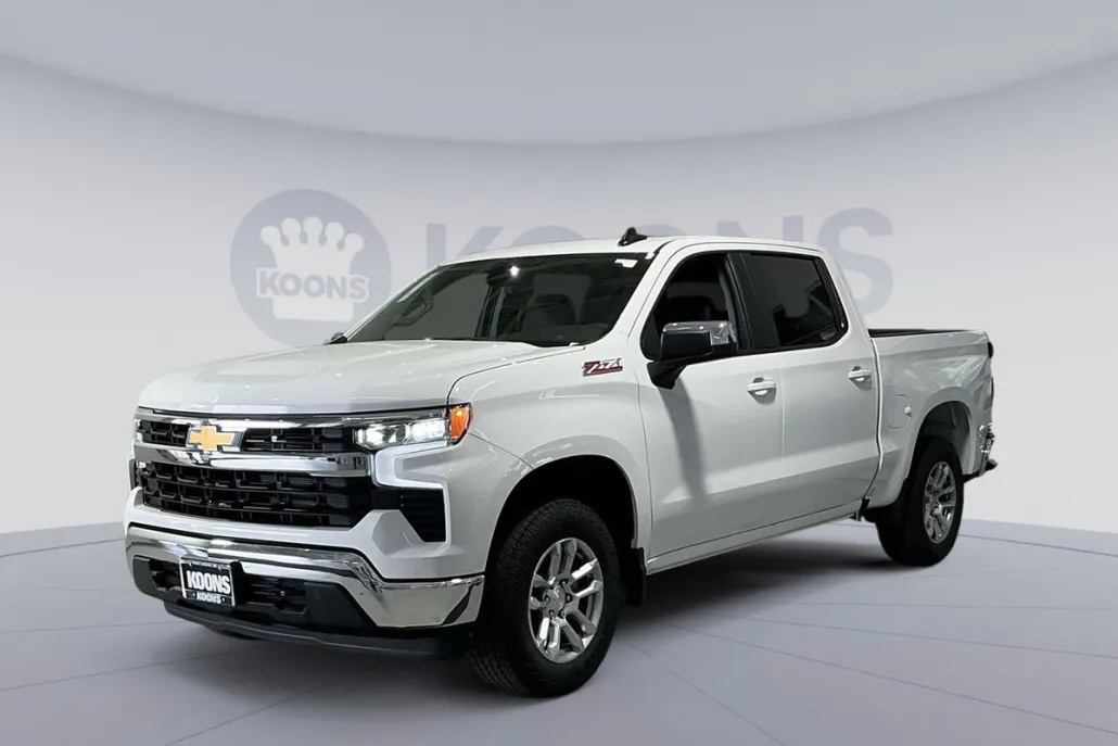 2026 Chevrolet Silverado 1500 LT photo 1
