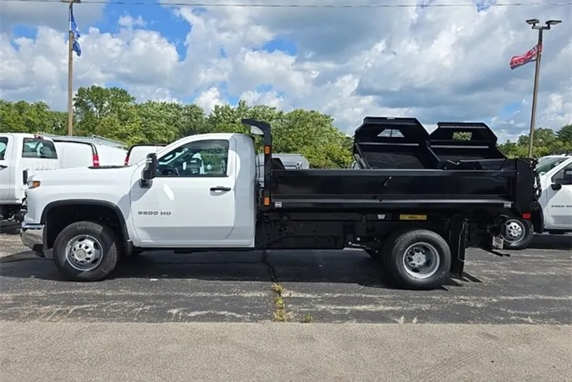 2025 Chevrolet Silverado 3500HD Work Truck photo 1