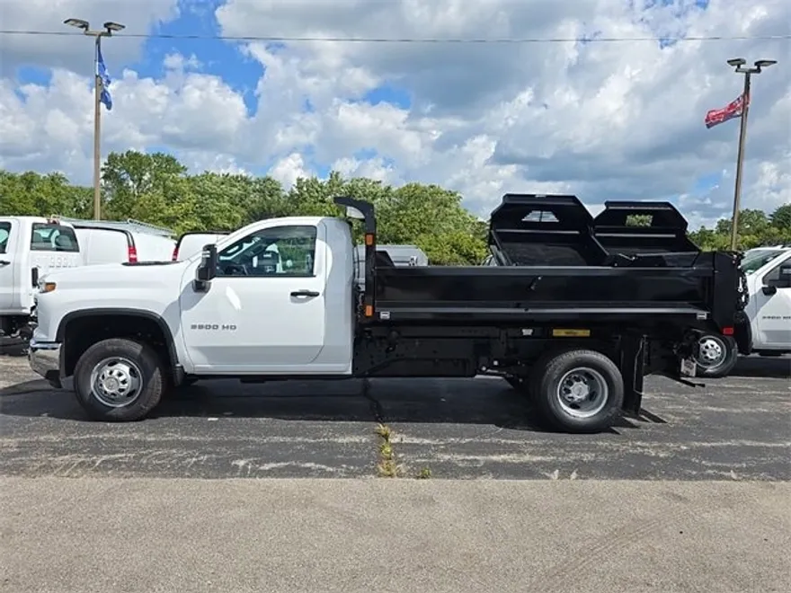2025 Chevrolet Silverado 3500HD Work Truck photo 1