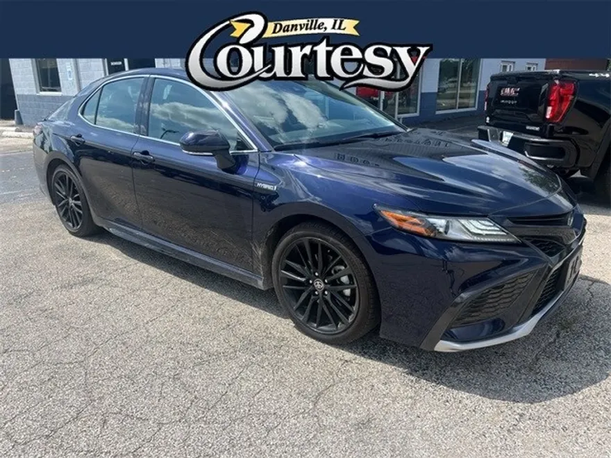 2021 Toyota Camry Hybrid XSE photo 1