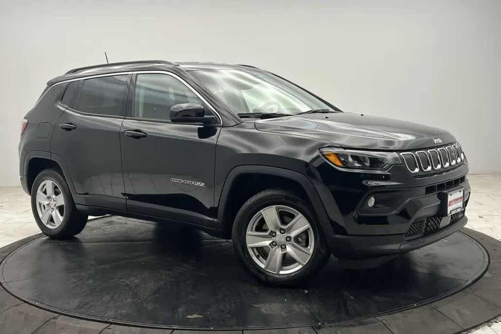 2022 Jeep Compass Latitude photo 1