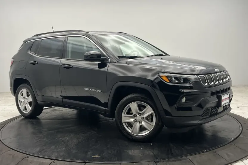 2022 Jeep Compass Latitude photo 1