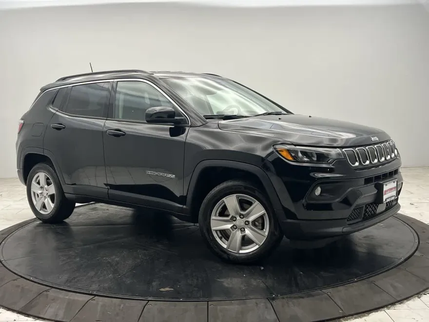 2022 Jeep Compass Latitude photo 1