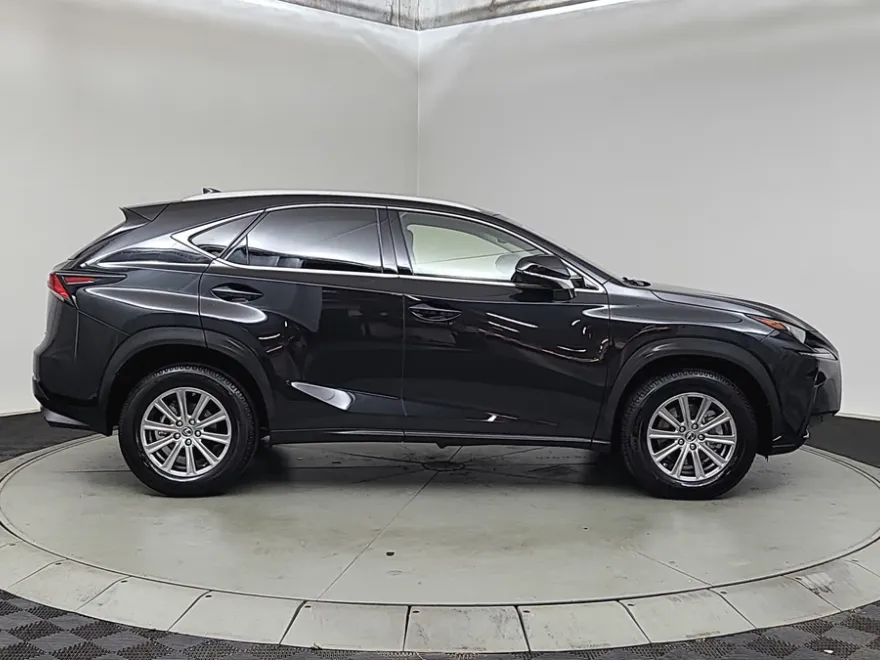 2021 Lexus NX 300 photo 1