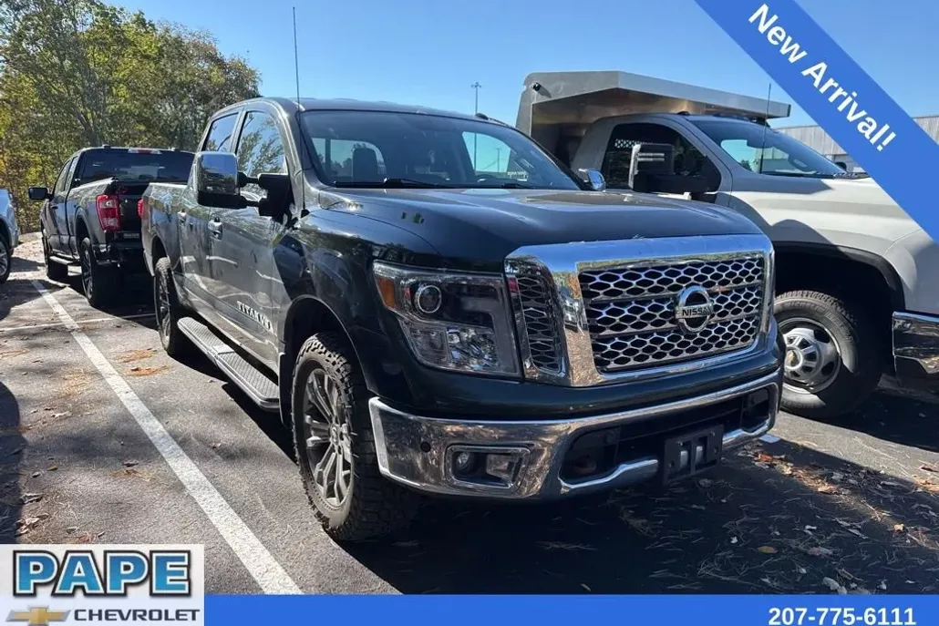 2019 Nissan Titan SL photo 1