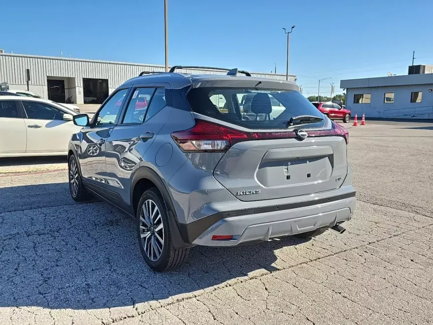 2024 Nissan Kicks SV photo 1