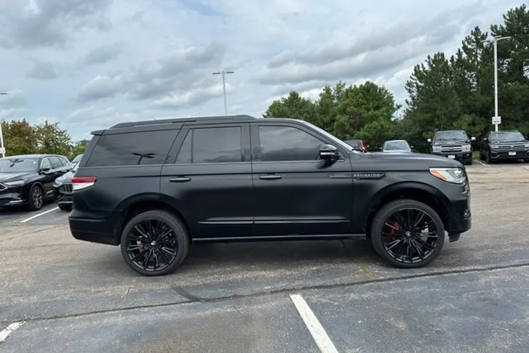 2023 Lincoln Navigator Black Label photo 1