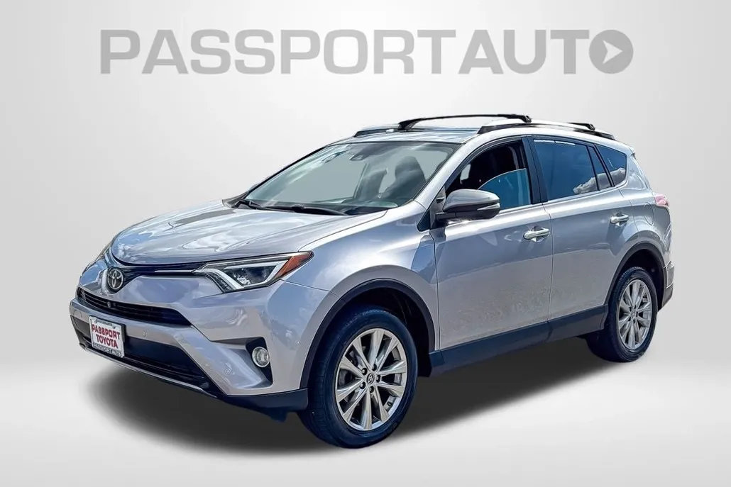 2018 Toyota RAV4 Limited photo 1